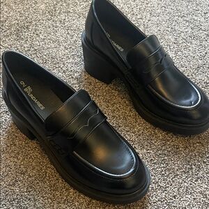 No Boundaries Women's Black Chunky Loafers